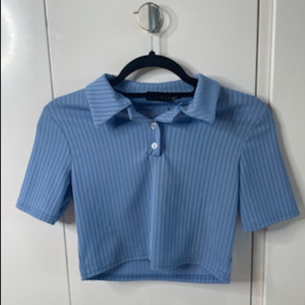 Pretty Little Thing blue crop collared top
